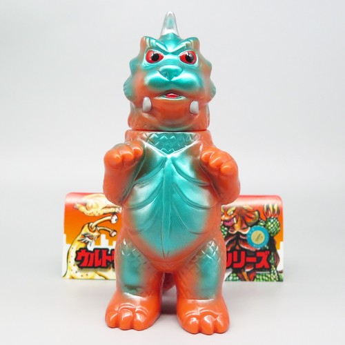 Ultraman sofubi kaiju gomess - ultraman,