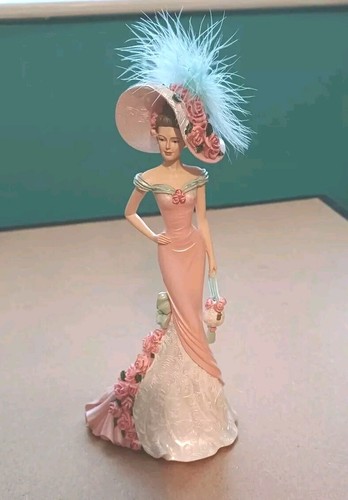 Blossoming love figurine - love",