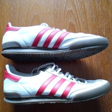Adidas Originals Jeans Trainers Men’s Size 10 UK White Red Gum Sole EG7466￼