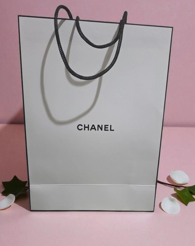Chanel tote medium paper gift - tote,