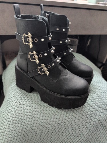 New demonia size black faux - 7,
