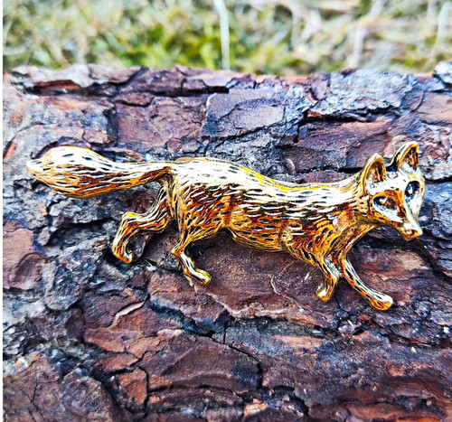 Retro inspired realistic fox - inspired,