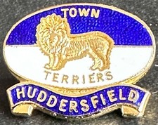HUDDERSFIELD TOWN FC Vintage badge Maker COFFER LONDON Brooch pin 25mm x 20mm