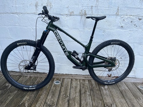 Full suspension mountain bike - full,