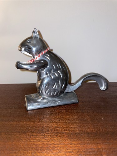 Novelty grey squirrel - novelty,