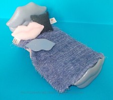 BRATZ DOLL FUNKY FASHION LIP BEDROOM FURNITURE BED BOTH CUSHION AND BLANKET