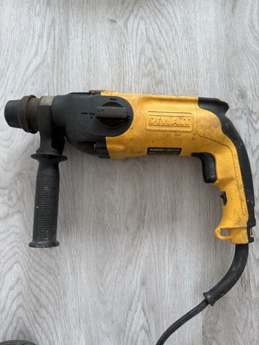 Dewalt d25102 650w sds hammer - d25102,