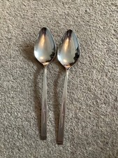 ONEIDA - VINTAGE  VANESSA  2 X