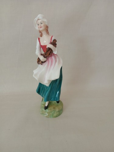 Royal doulton figurine - doulton,