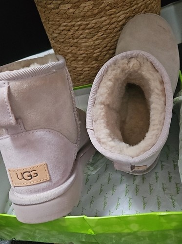 Brand new genuine ugg - , womens