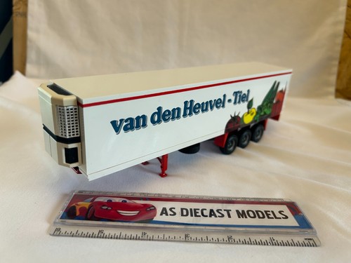 Corgi modern truck - corgi,