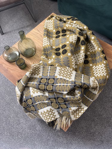 Kingsize vgc welsh wool - kingsize,
