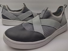 Woman's Skechers Classic Cup