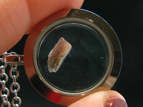 Rare pink tugtupite - tugtupite, bottle