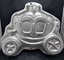 WILTON Princess Carriage Cake