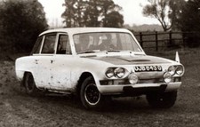 Triumph 2 5 pi rally motor car
