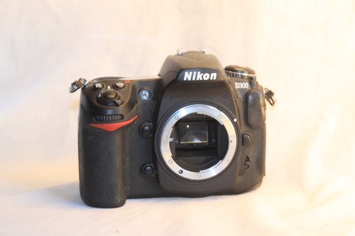 Used nikon d300 digital slr - nikon,