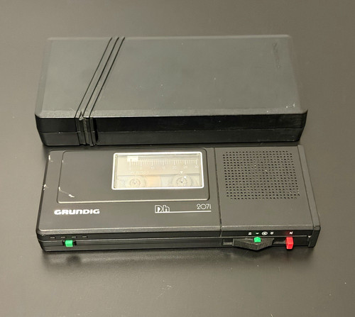 Grundig 2071 handheld - grundig,