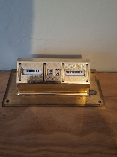 Gorgeous little vintage metal - gorgeous,