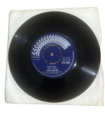 Larry Grayson – Shut That Door 1972 7” York Records SYK 529 free post