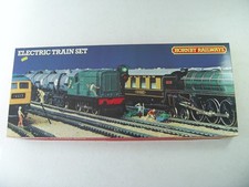 Hornby R824 Flying Scotsman Train Set with 4x LNER Teak Coaches, OO Gauge, Boxed