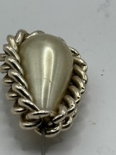 ANTIQUE/VINTAGE  HAT PIN (939) SALE