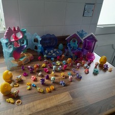 Large Bundle/Set of HatchimalsIncludes case full of hatchimals and Play Sets