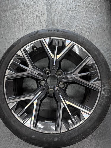 Bmw series f70 f74 - 1,