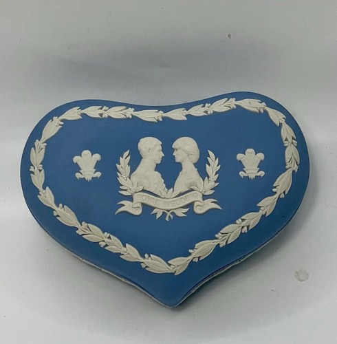 Wedgewood blue jasperware 1981 - wedgewood,