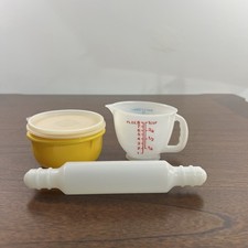 Child’s Tupperware Tupper