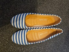 Ladies, blue and white striped