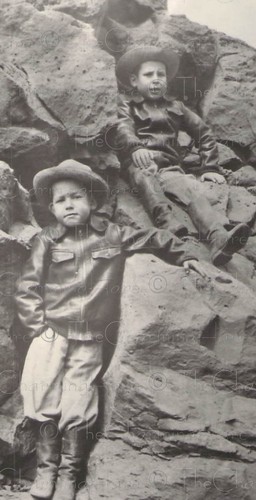 Vintage photo 1910s boys - photo,