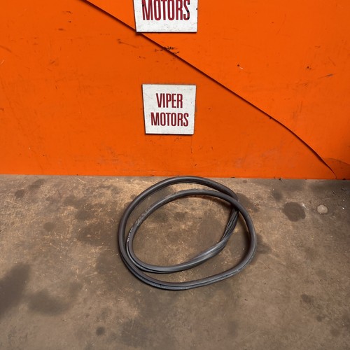 Peugeot 208 door seal - peugeot, drivers