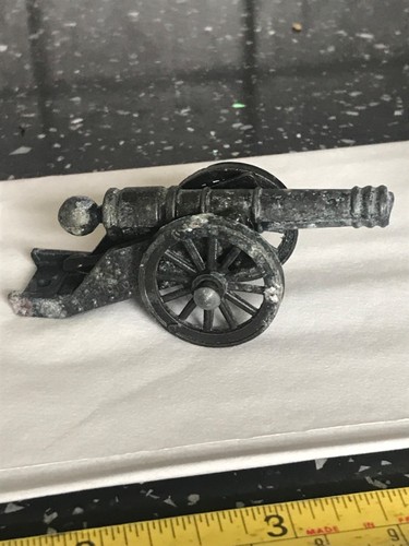 Pair vintage metal - of,