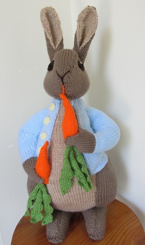 Peter rabbit new hand - new,
