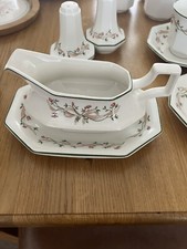 Eternal Beau Gravy Boat Drip