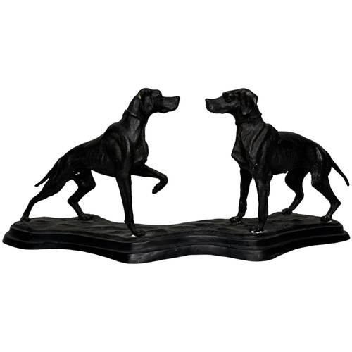 Antique bronze hound - 🐾,