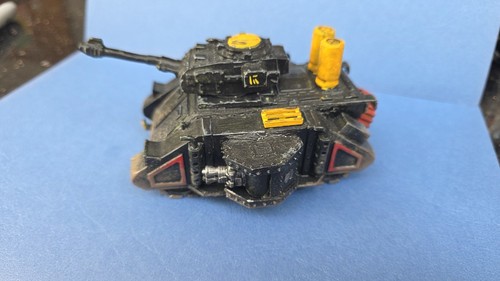 Space marine predator tank - predator,