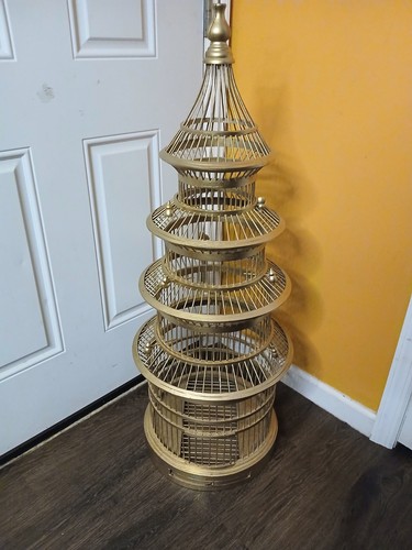 Pagoda shaped wooden bird - , cage