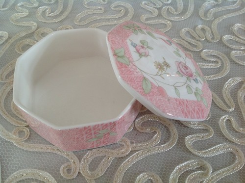 Wedgwood rosehip bone - bone, china