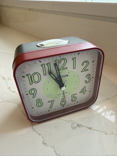 Rhythm quartz alarm clock red - quartz,