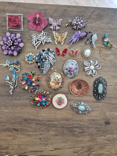 Vintage brooches collection - brooches,