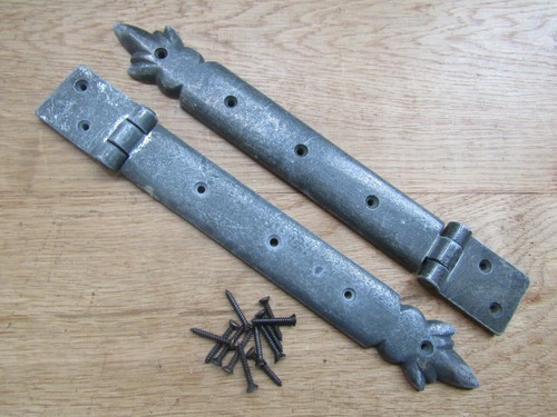 Pair gothic strap hinges - pair,