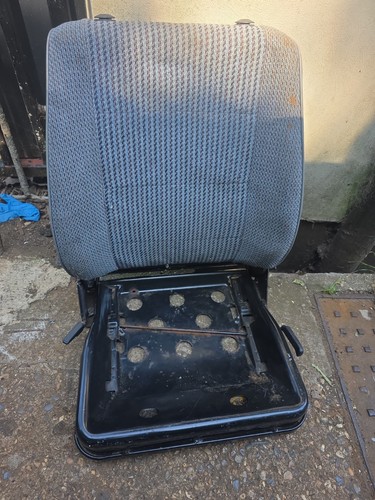 T25 front seat cushion - front,