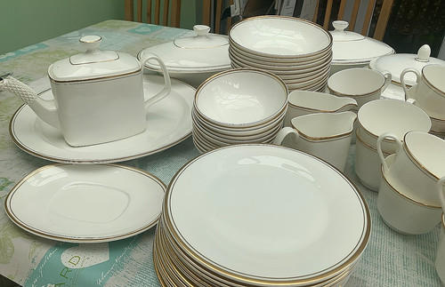 Royal doulton gold concord - doulton,