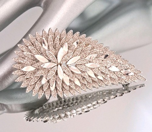 Sphinx silver tone - sphinx,