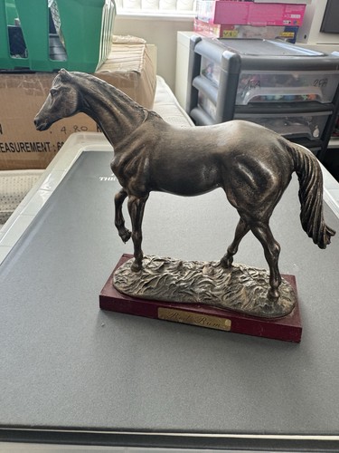 Red rum statue 1973 1977 - rum, grand