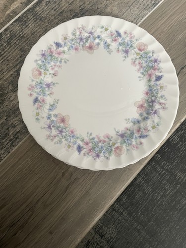Scalloped wedgwood angela - scalloped,