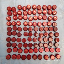 JOB LOT 100 RED/BURGUNDY METAL SCREW BOTTLE CAPS TOPS WINE MAKING ARTS CRAFTS