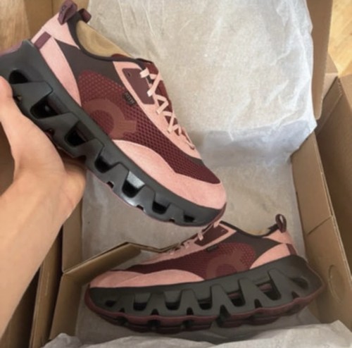 Kith for wmns tech - on,